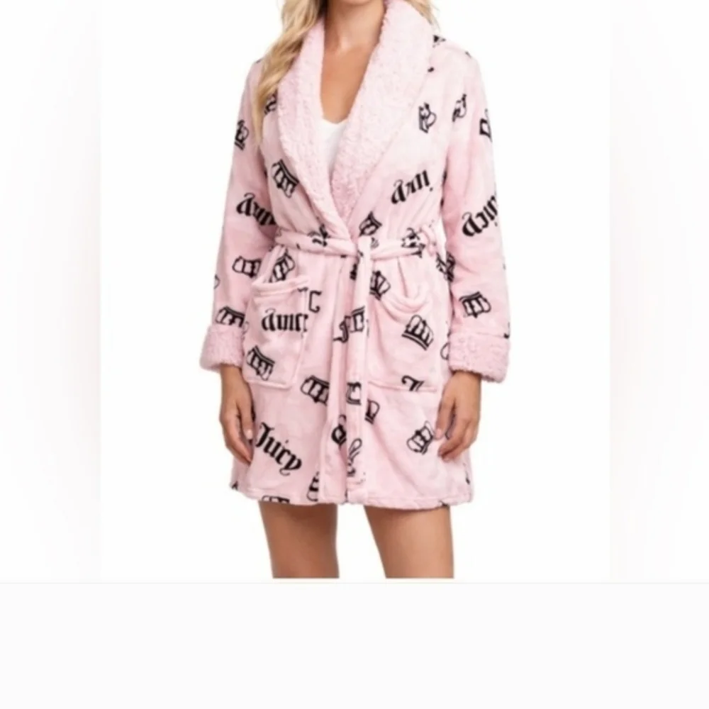 Juicy Couture Plush Pink Logo Robe – Ultra Soft Cozy Glam Spa Lounge (S/M-L/XL) - Picture 5 of 6